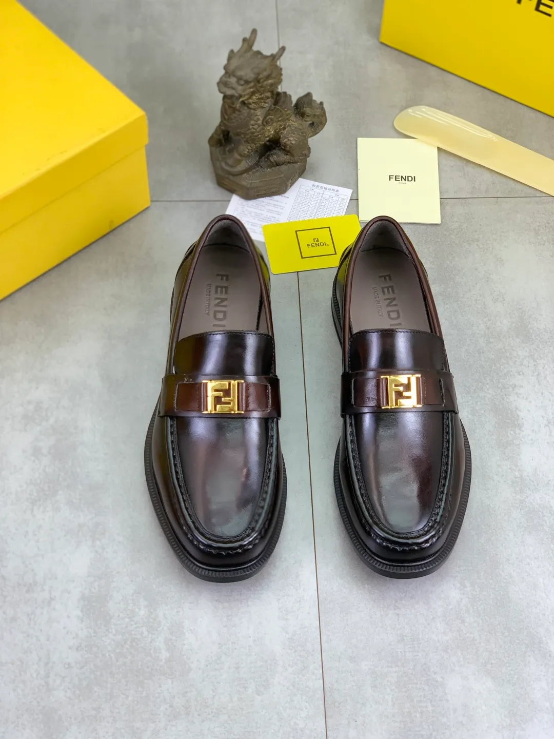 ​Men's shoes 💰P480💰[New model] Water dyed cowhide 🆘 The latest FENDI (Fendi) new casual leather shoes 🕶️🕶️Simple routing effect, showing an elegant and cool driving shoe 🎬Made of Italian 🇮🇹 imported calfskin + first-layer water-dyed cowhide lining🐂Excellent material🎬Detailed workmanship 🤗Comfortable foot feel➰➰. ​Pair it with any outfit to show your taste and temperament, low-key luxury ♻️Design ​simple and elegant ​noble and fashionable 🍃​Very loved and favored by trendy men 💓❤️Size: 38-44 2⃣️colors available